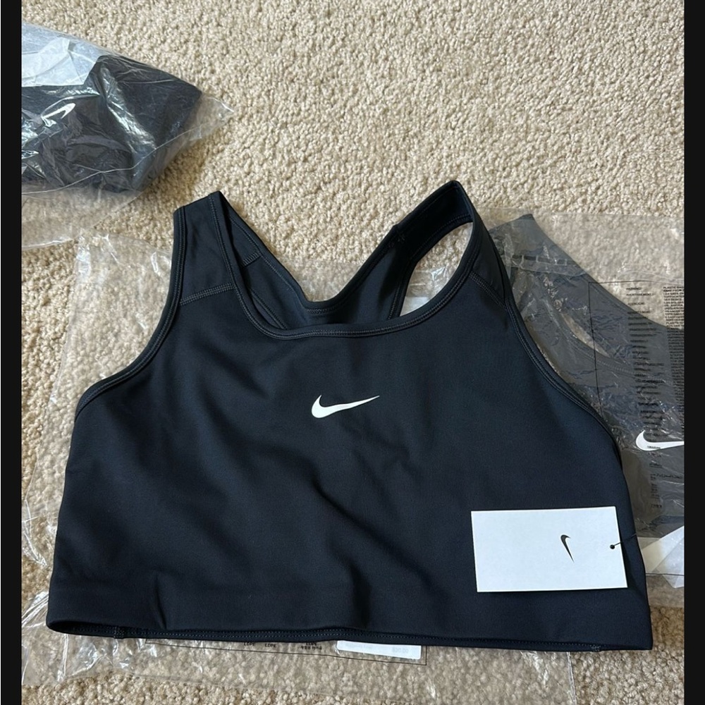 Nike Womens  Victory Compression Sports Bra NEW